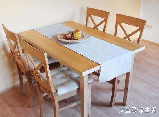 越来越多人家里不放餐桌了, 都流行设计这种, 实用又不占地