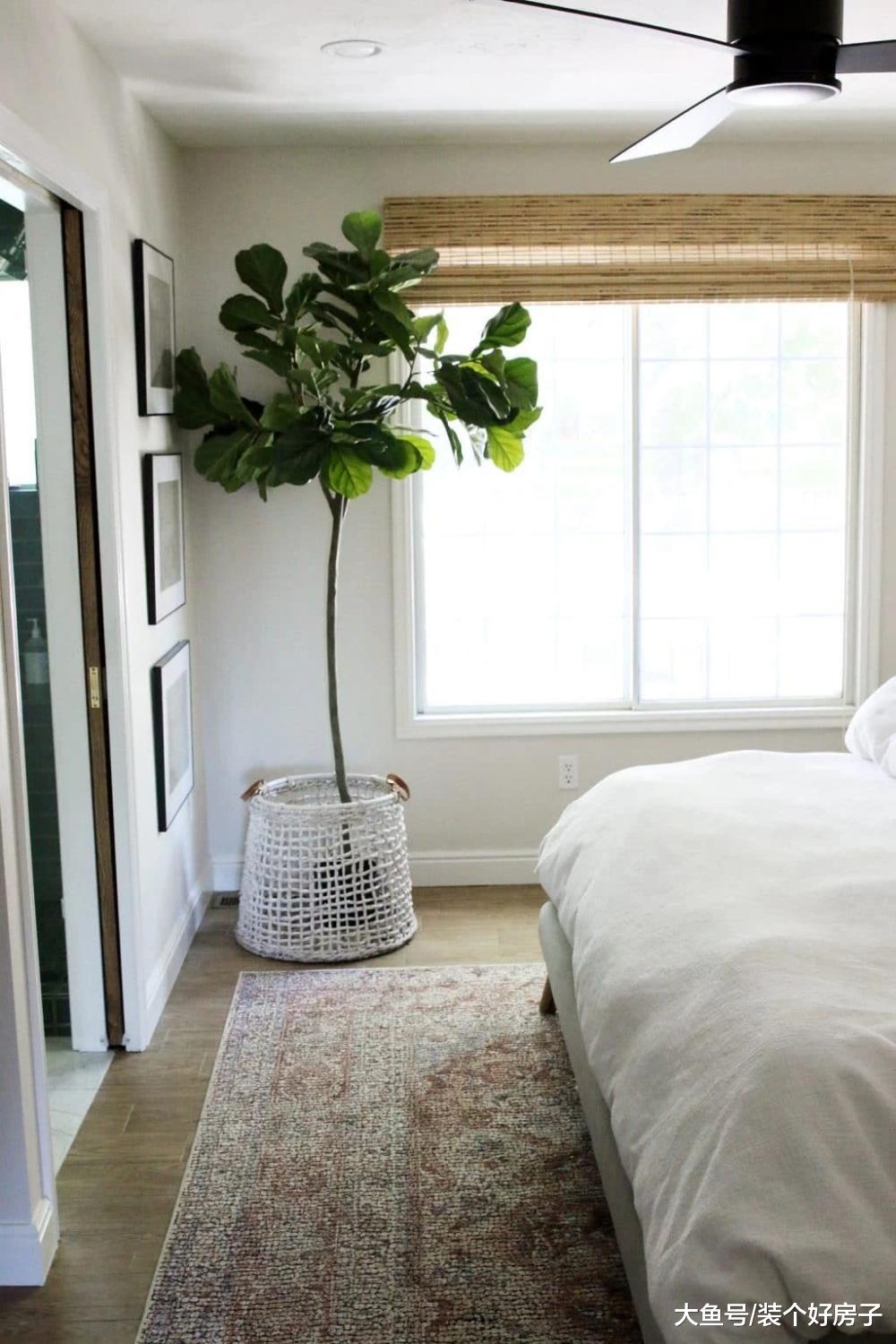 他为妻子和三个女儿, 打造了一个坐拥无敌湖景和十个房间的豪宅!