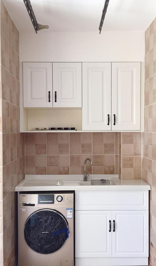 忙活两个多月的装修终于完工, 电视墙太漂亮了, 餐厅还做了卡座!