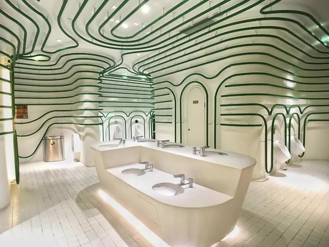 上海再现五星级公厕, 耗资100万似宫殿, 网友: 厕所比家豪华