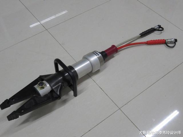 家里防盗窗里灌钢筋, 结实耐用, 连小偷锯都锯不断! 我回家就要装了