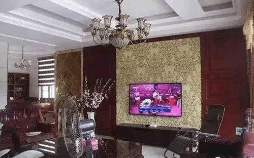 发小在村里盖了栋100w的洋房别墅, 整个人都膨胀到不行, 感情到此为止