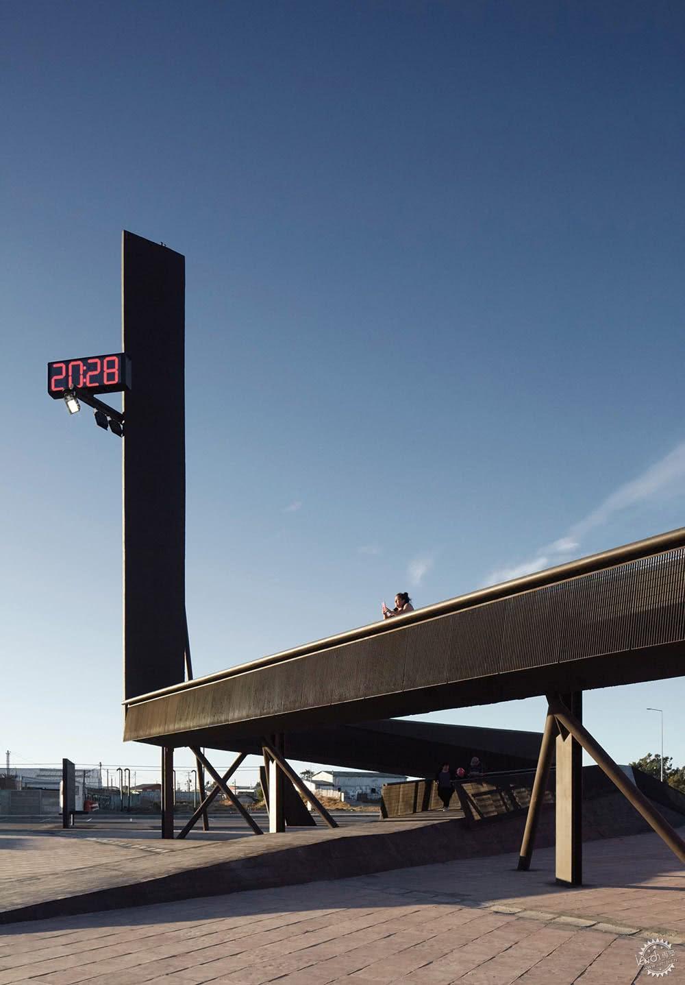 经典的红与黑, 用在社区中心真是绝了