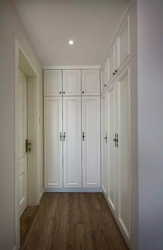 走廊面积浪费太可惜了, 改成收纳多实用!