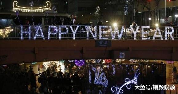 巴西放气球、泰国躺棺材, 全世界人们怎么庆新年?
