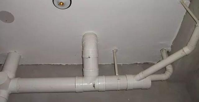 选择什么样马桶适合? 首席安装师傅吐槽: 各类高富帅、屌丝马桶利弊