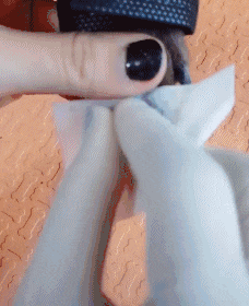 宠主给狗狗做美甲, 网友: 这主人, 真是闲的没事干吗