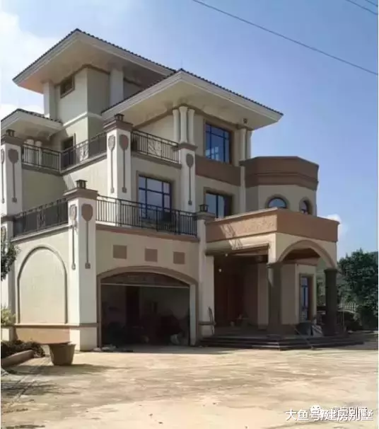 新农村发展好, 看到这10栋别墅就知道了, 比城里生活都安逸