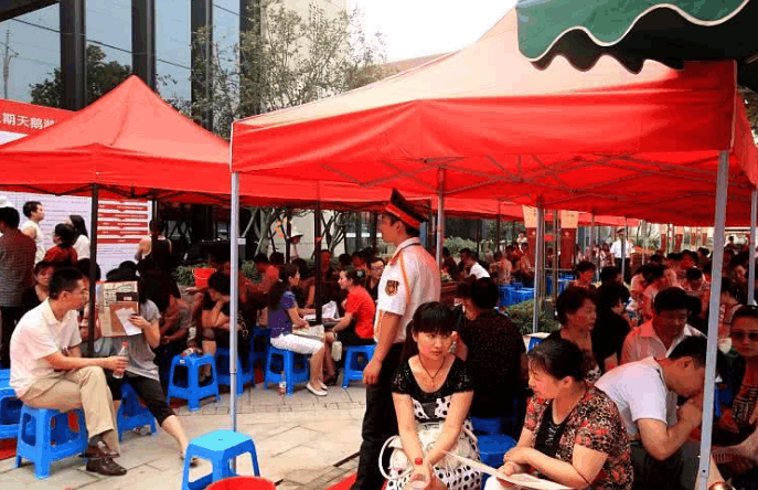 楼市全面降温来了, 专家提醒未来3个月内, 北京房价会创新低