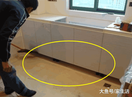橱柜切记要多装这一块东西, 别看它不起眼, 能使寿命延长十年