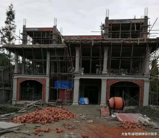 自己设计建造一栋三层小洋房, 苦了背井离乡出来讨生活的工人师傅