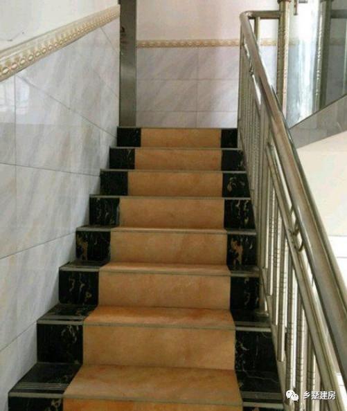 夫妻俩奋斗5年回农村建房, 成为全村最热议人物, 年轻人却说土?