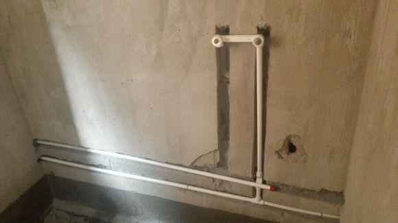 水电装修第三天, 强弱电交接处都没有弄好, 这水电师傅好差