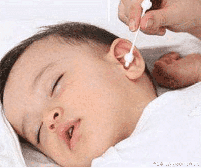 这样给宝宝洗头, 保证宝宝不哭不闹, 还能对宝宝减轻痛苦
