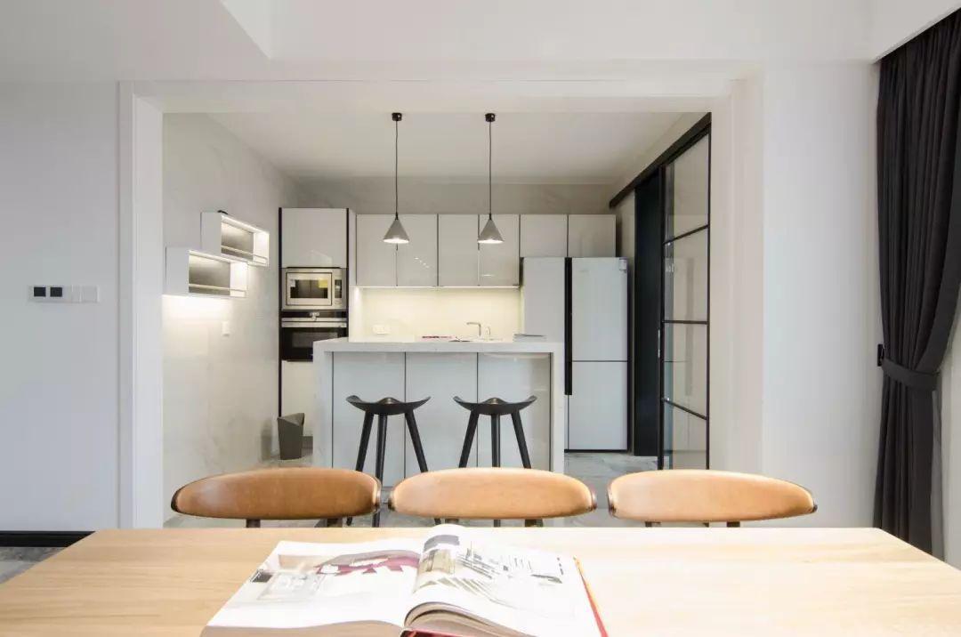 275㎡现代简约, 黑与白的交织, 装修轻奢的档次!