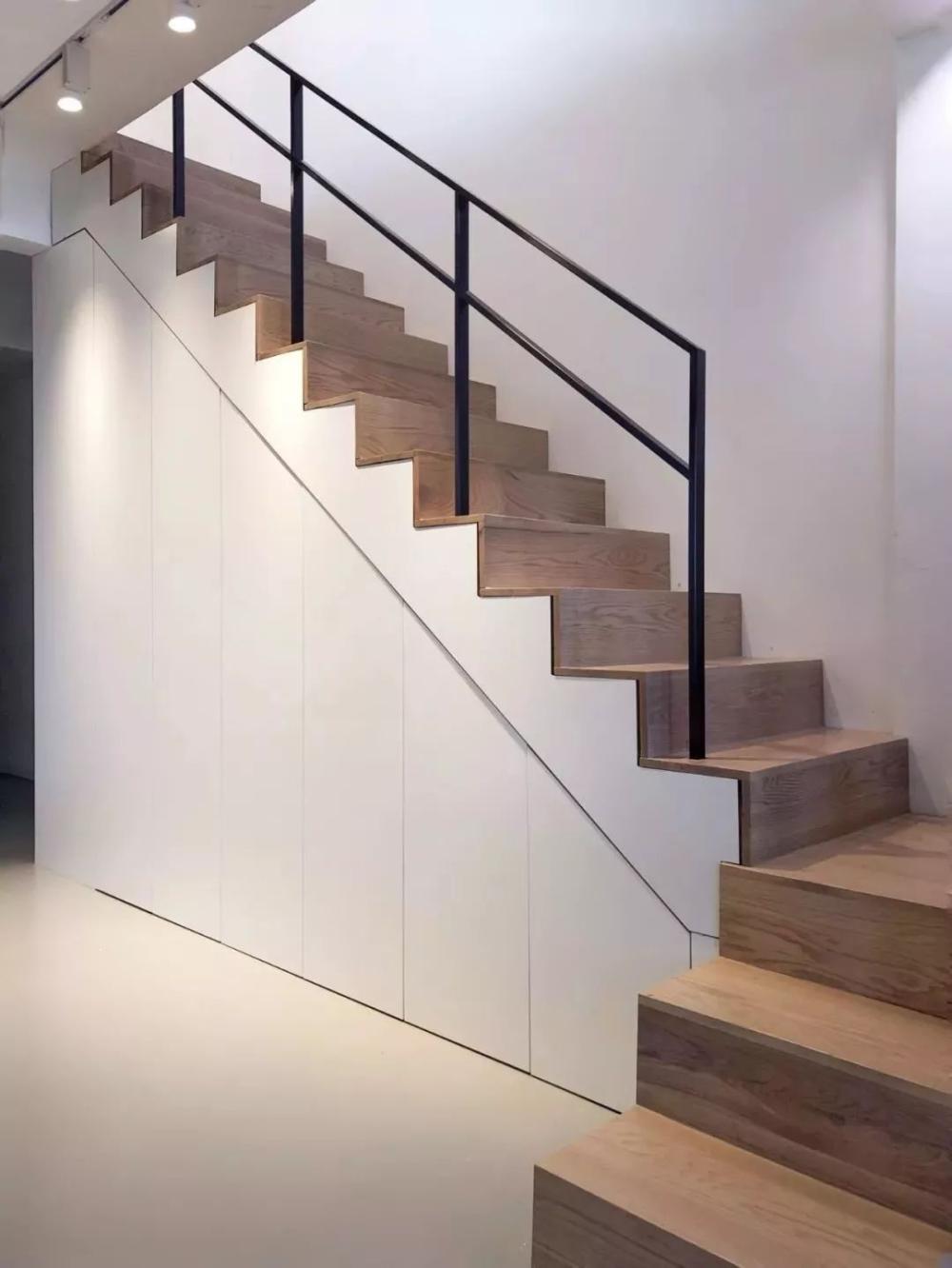 有楼梯的房子, 扶手怎么装?