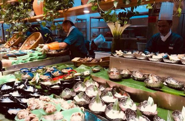 国内最贵自助餐: 顾客怎么吃都不回本, 喝酒需另加钱, 你猜多少钱一位