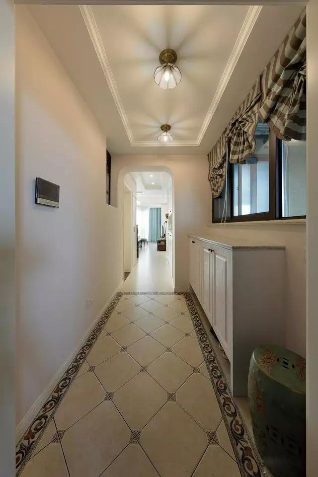 客廳的半堵電視墻和臥室的榻榻米飄窗, 讓我家很受喜歡