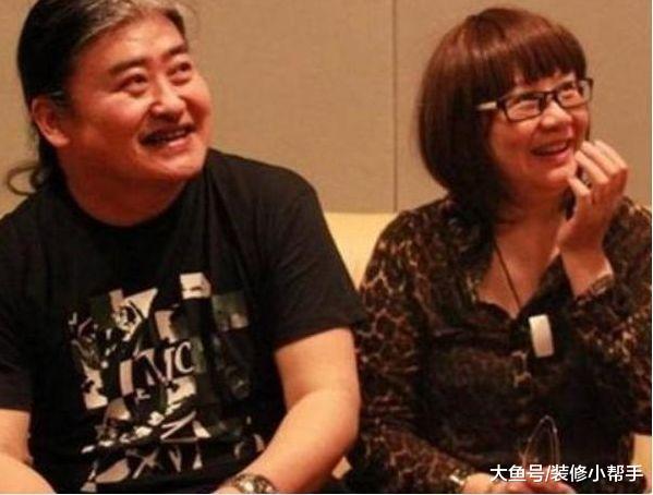 刘欢秀出自家的豪宅, 经常在家里唱歌, 餐厅能够几十个人一起吃饭