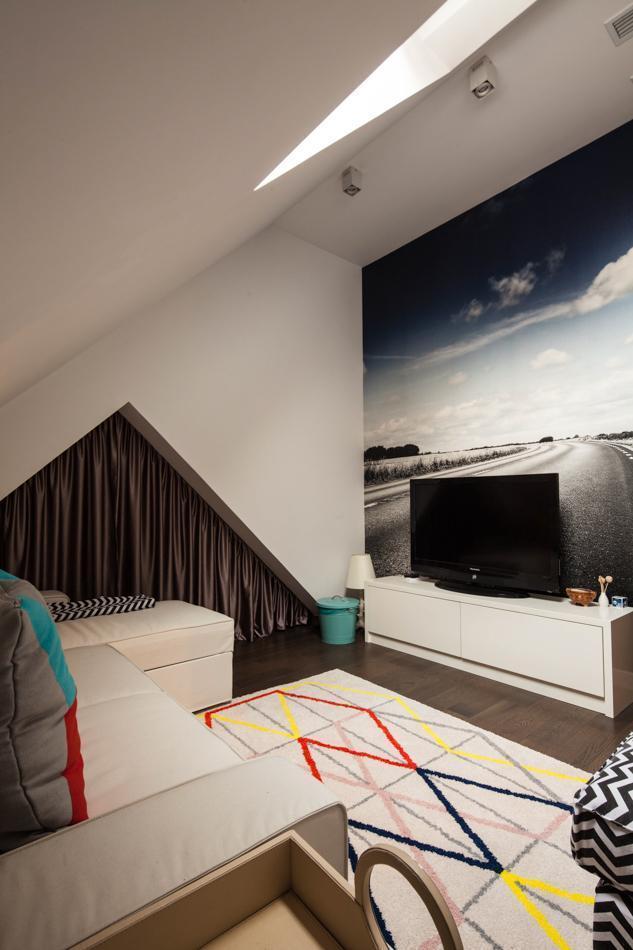 朋友家复式新房装修得这么好看, 但卧室被说像酒店