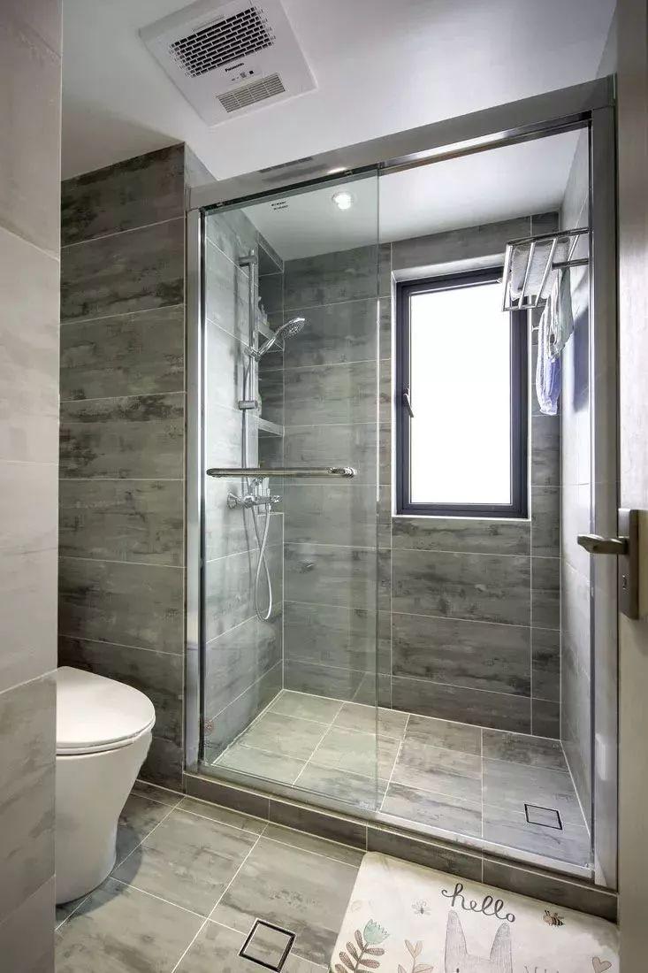 卫生间的毛巾往哪挂?