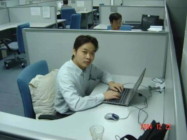 他让雷军用400万赚了40亿, 马云为他豪掷290亿, 如今40岁退休