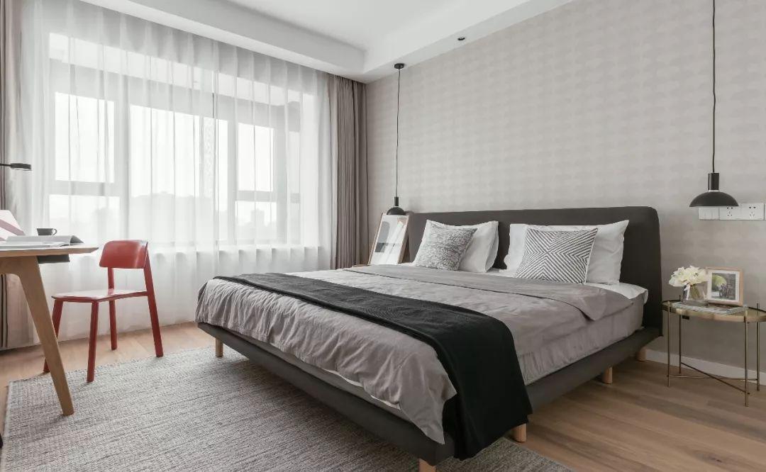 100平米的家不要电视, 客餐厅打造成大书房, 还有个衣帽间