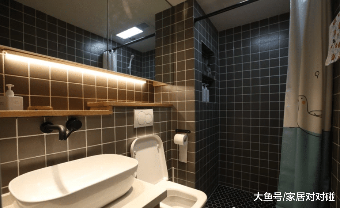 43㎡小宅, 硬在窗户旁挤出“小书房”, 真心实用! 全屋收纳绝了!