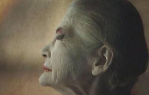 24岁误入风尘，60年间看过不少男人，却永远得不到一个爱她的男人