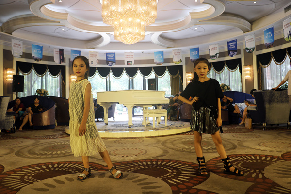 时尚夏日，魅力云庭|和昌?云庭少儿模特时尚秀华丽上演