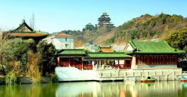 纳兰容若的3首《江南好》，他笔下的南京，辉煌已逝，繁华不再！