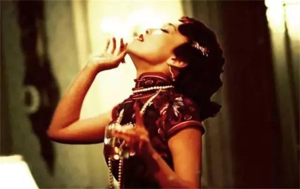 人生最好的状态：我有酒，而你有故事......