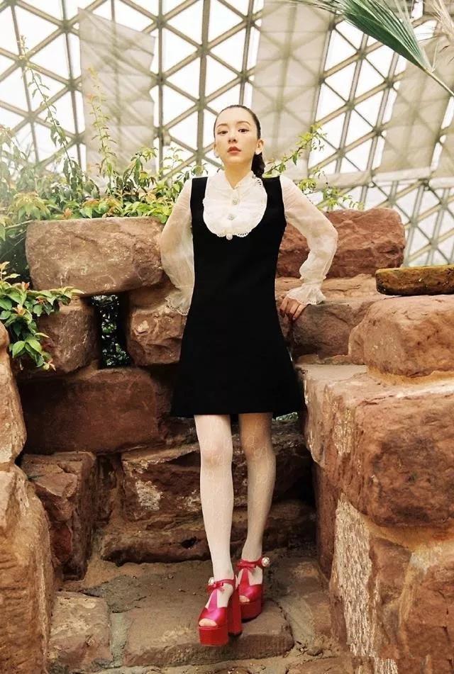 还是郭天王眼力好啊！方媛产后迅速瘦身，一件白裙美如仙