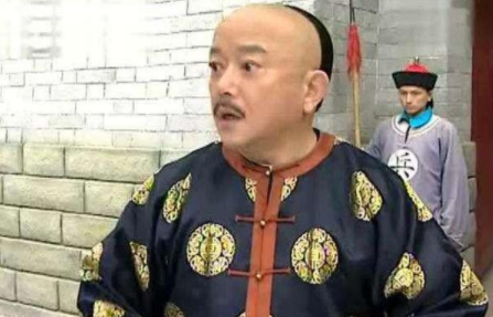 小偷进和珅家库房，却一分钱不拿就走了，原因竟是金块太大搬不动！