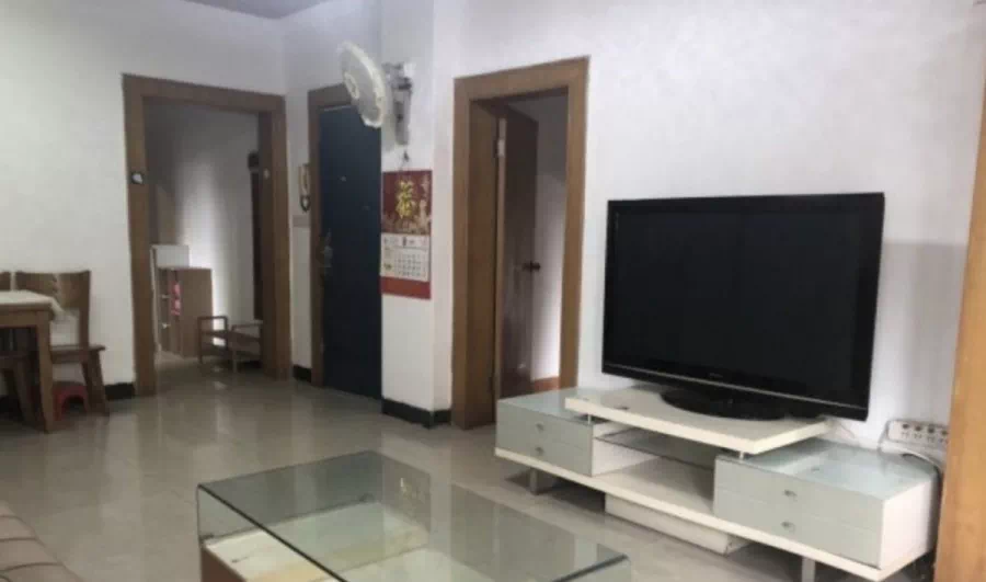 买市区＂老破小＂还是郊区＂高大上＂, 她很忧愁!