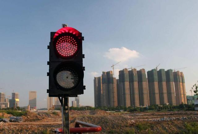 房价下跌利好刚需，但对还了多年房贷的人来说，太过残忍