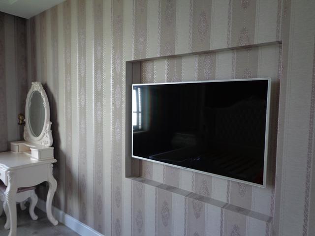 新房正在通风去甲醛, 部分软装还没布置, 朋友说白得太单调了!