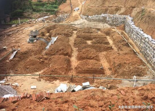砸50万回村自建两层小别墅，完工后十里八乡的乡亲们都赞不绝口