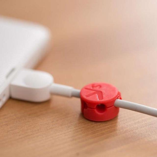 九成人还在砸墙埋电线，太傻！瞧下图香港人新装法，天！太聪明了