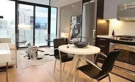 阳台与客厅相连要这样装，否则，装错毁阳台！