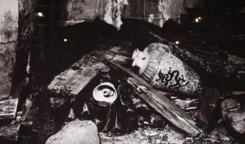 考古队打开万历皇帝墓，看到尸骨摆放姿势，揭开隐藏300多年的秘密