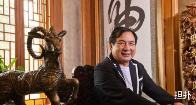 京城最大隐形富豪，家里装修花2亿，买台豪车连中国首富都来祝贺