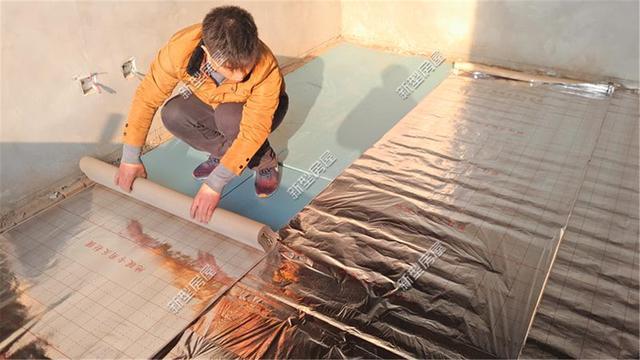地暖上铺木地板等于慢性自杀? 听专家分析完, 真后悔我家选错了