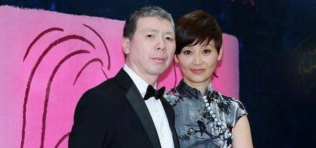 江珊和徐帆都在优雅老去，而她偏偏不服老，把自己整得人不像人