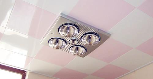 卫生间用风暖好，还是灯泡浴霸好呢？我家选错了，洗澡很受罪