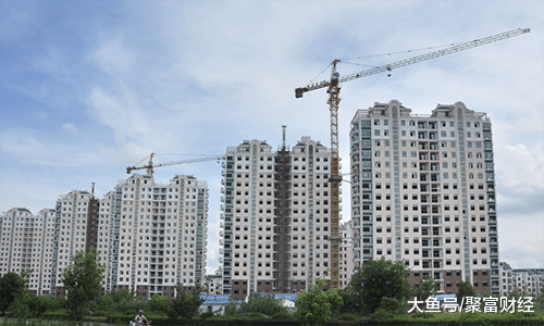 超700家房企“倒下”，楼市大洗牌来临，高房价还能扛多久？