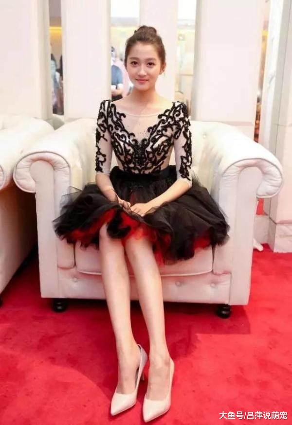 娱乐圈里公认的“长腿美女”，莫文蔚完美，熊黛林性感，关晓彤不服