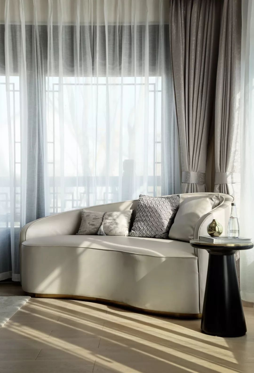 247㎡现代轻奢，素色+圆弧线条，档次优雅！