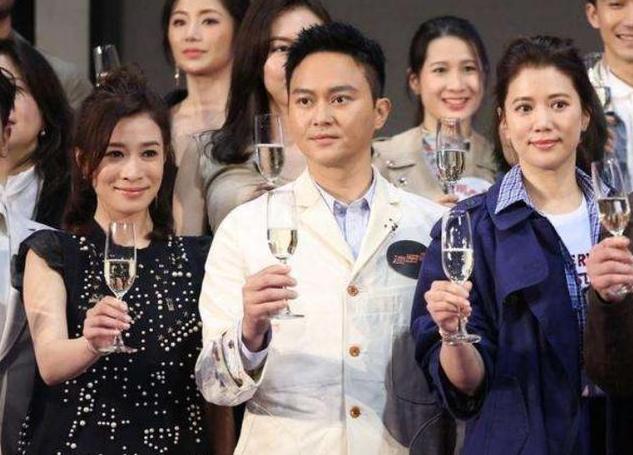 袁咏仪和佘诗曼近照网友:生孩子和没生孩子差别大!