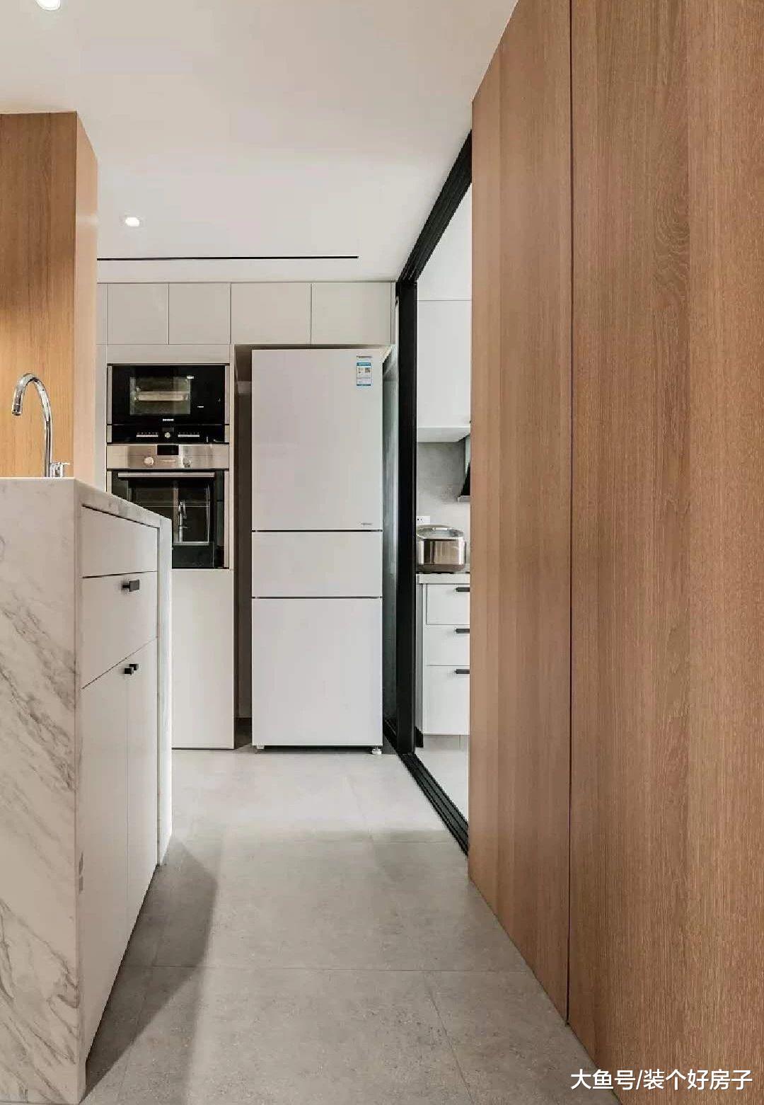 合理利用每1㎡，她100㎡的家原地多出20㎡，2室变3室，还有超大岛台餐桌！